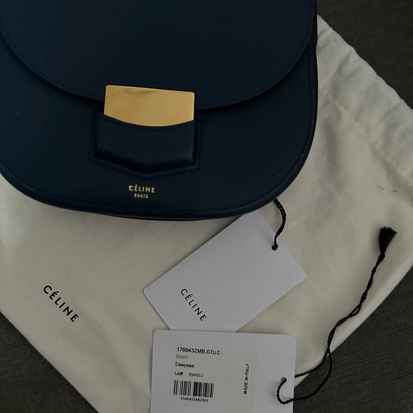 Celine Trotteur Crossbody Bag Grainy Leather Small Deep sea - Picture 5 of 6